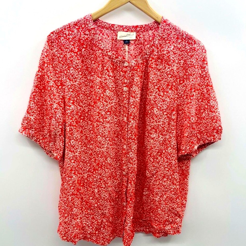 Universal Thread Red Floral Top